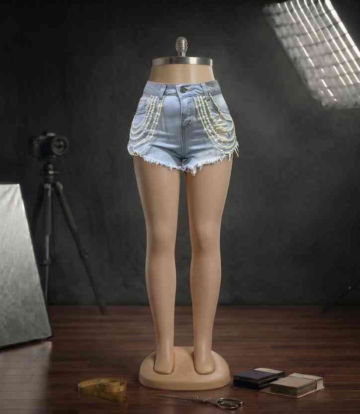 İnci ve Kristal Zincir Detaylı Distressed Denim Şort Etherea 