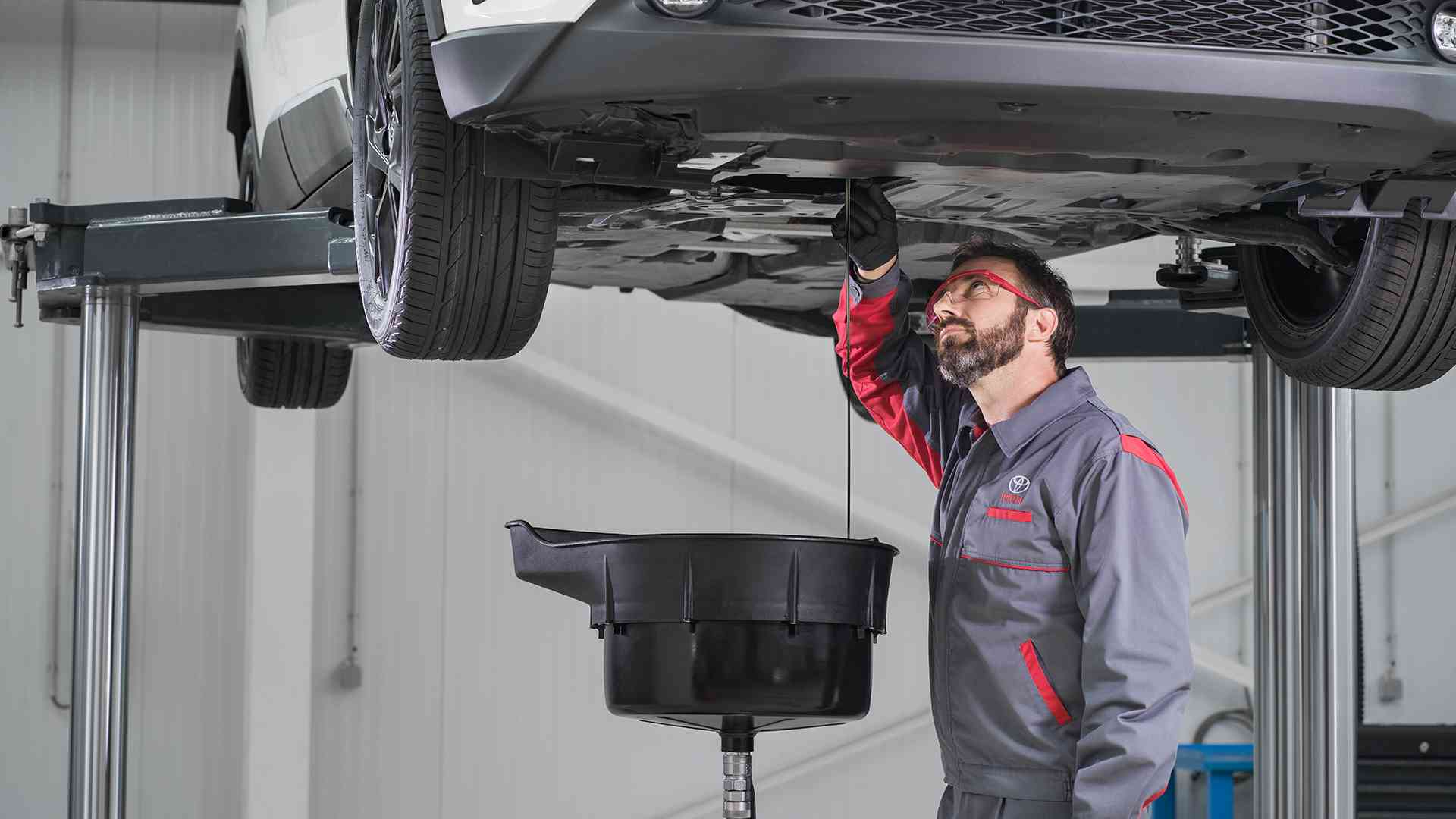 Şanzıman Yağ Deği̇şi̇mi̇ Ve Peri̇yodi̇k Bakım